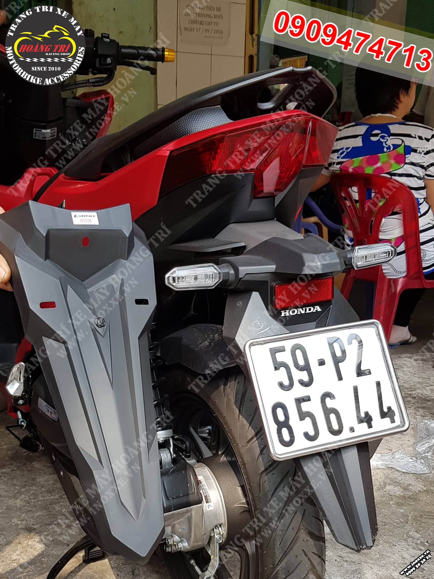 Phụ kiện trang trí Honda Vario 2018 - dè sau phong cách Honda Sonic